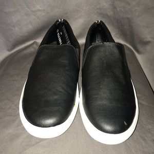 Men’s Forever 21 slip-one